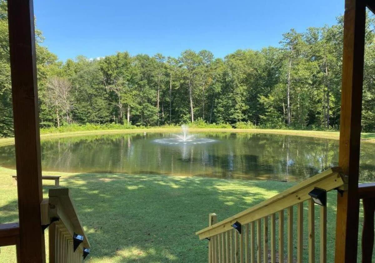 Serene 1Br Cabin Near Nc Z00 With Loft & Waterview Asheboro Eksteriør billede
