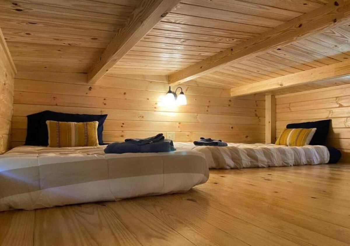 Serene 1Br Cabin Near Nc Z00 With Loft & Waterview Asheboro Eksteriør billede