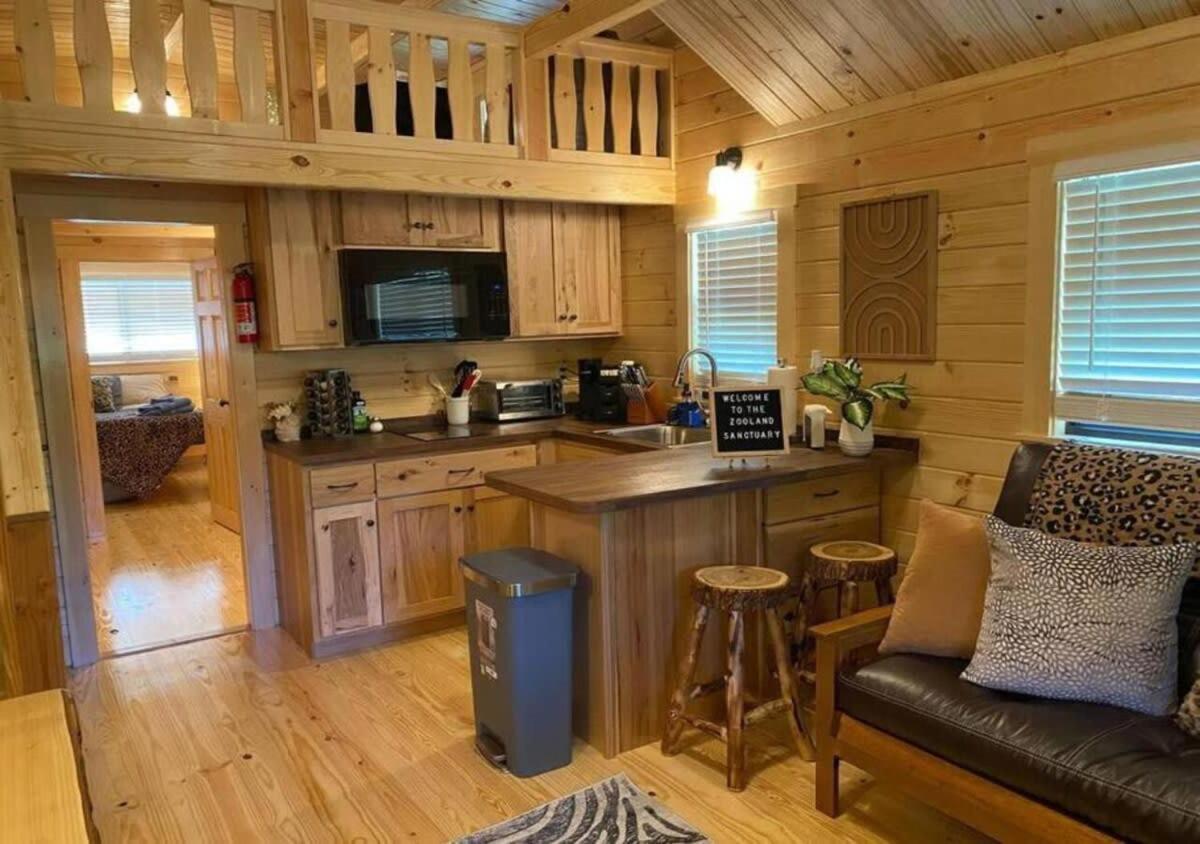 Serene 1Br Cabin Near Nc Z00 With Loft & Waterview Asheboro Eksteriør billede