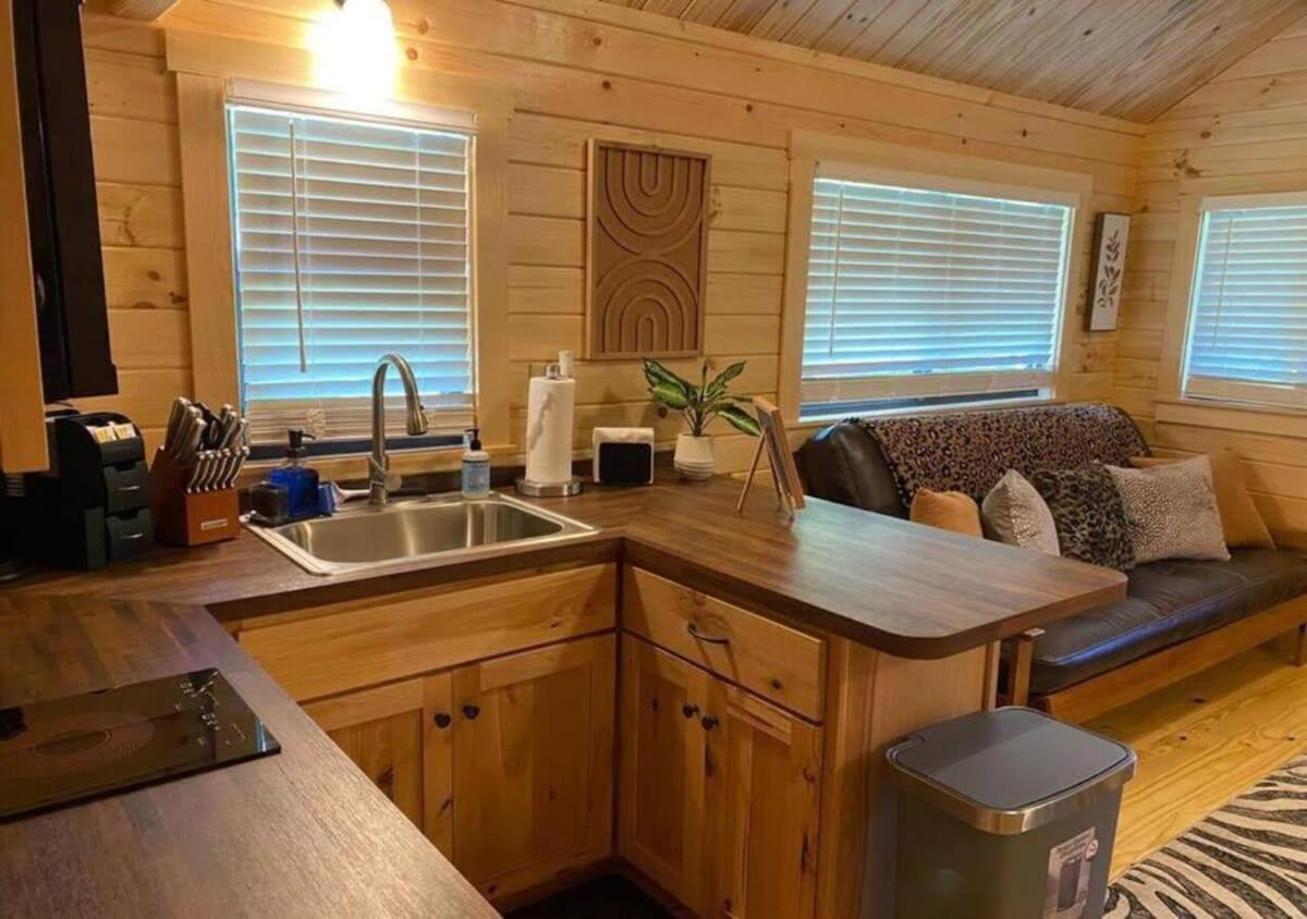 Serene 1Br Cabin Near Nc Z00 With Loft & Waterview Asheboro Eksteriør billede